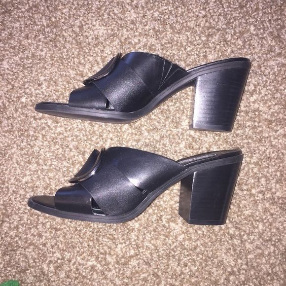 DKNY Block Heel Sandals, Size 7.5, Black - Picture 5 of 11